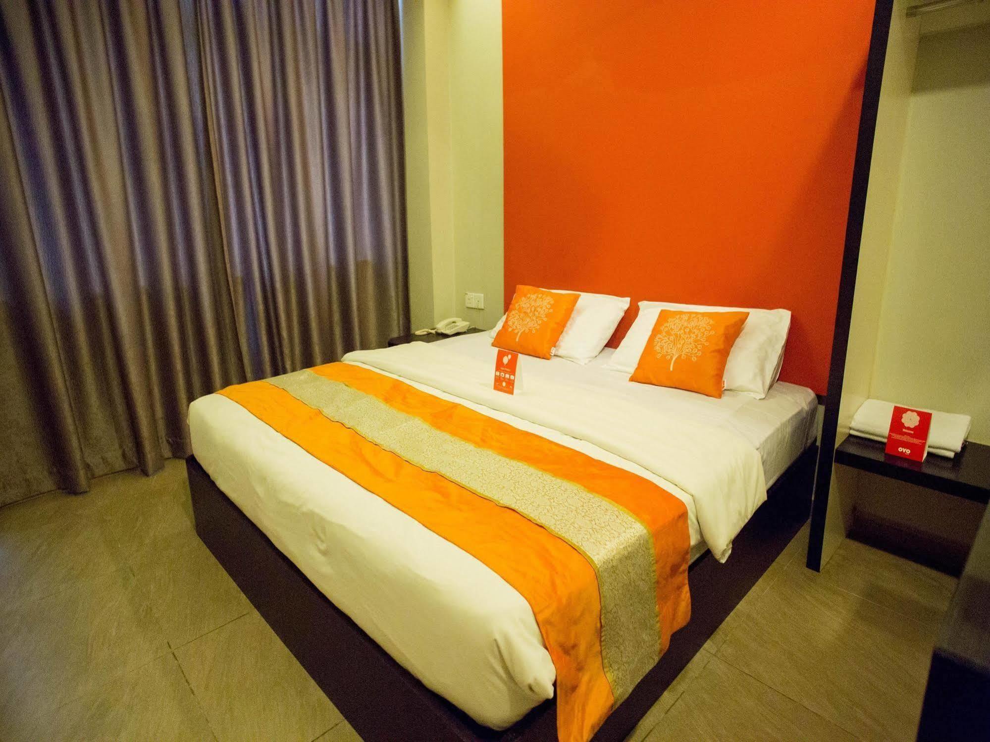 Golden Court Hotel - Tun Abdul Razak Johor Bahru Bagian luar foto
