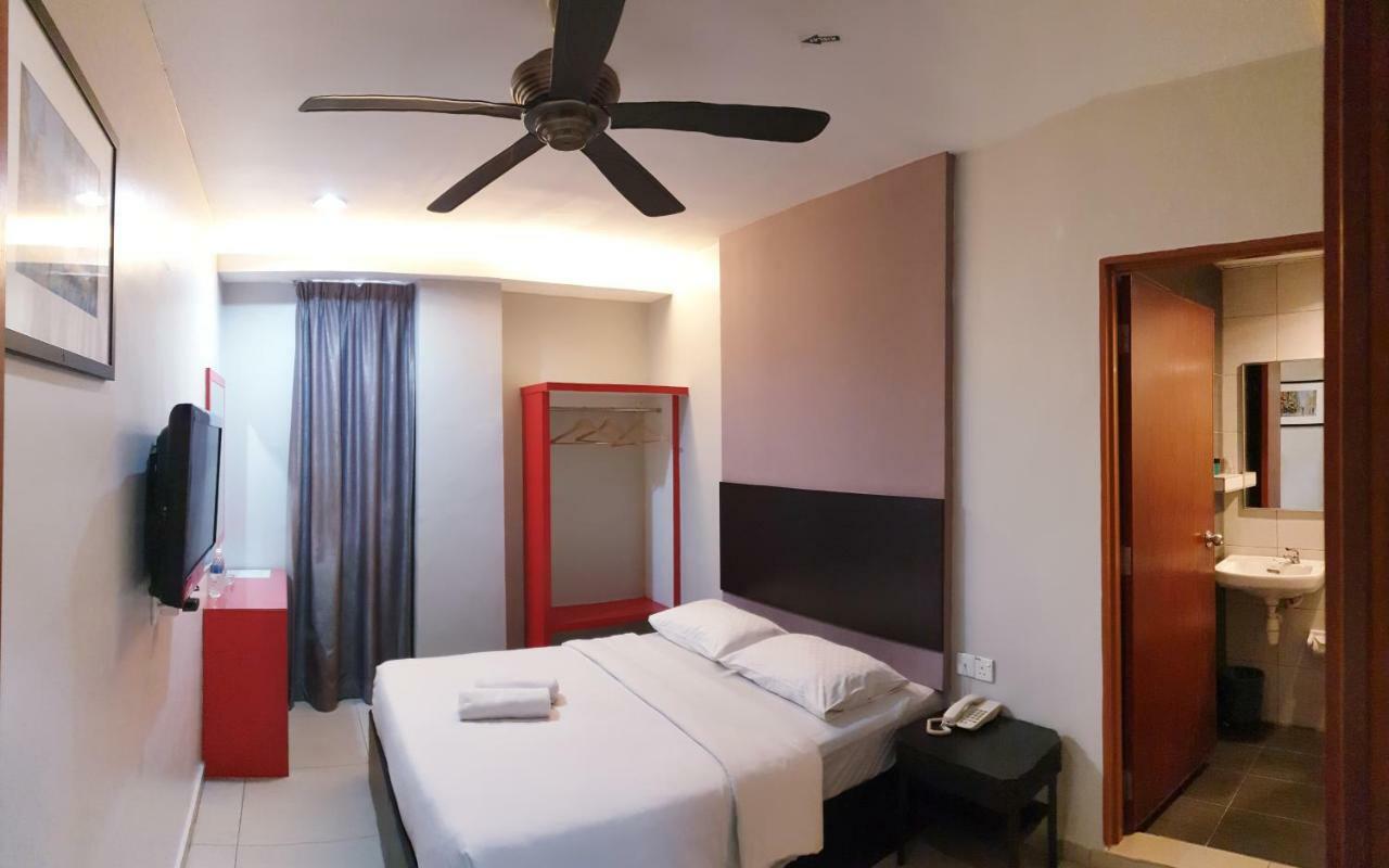 Golden Court Hotel - Tun Abdul Razak Johor Bahru Bagian luar foto