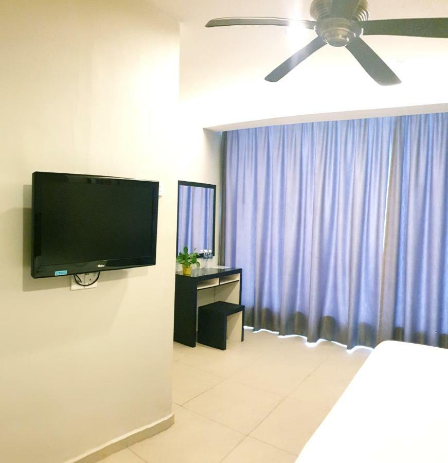 Golden Court Hotel - Tun Abdul Razak Johor Bahru Bagian luar foto