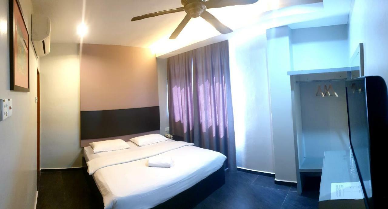 Golden Court Hotel - Tun Abdul Razak Johor Bahru Bagian luar foto