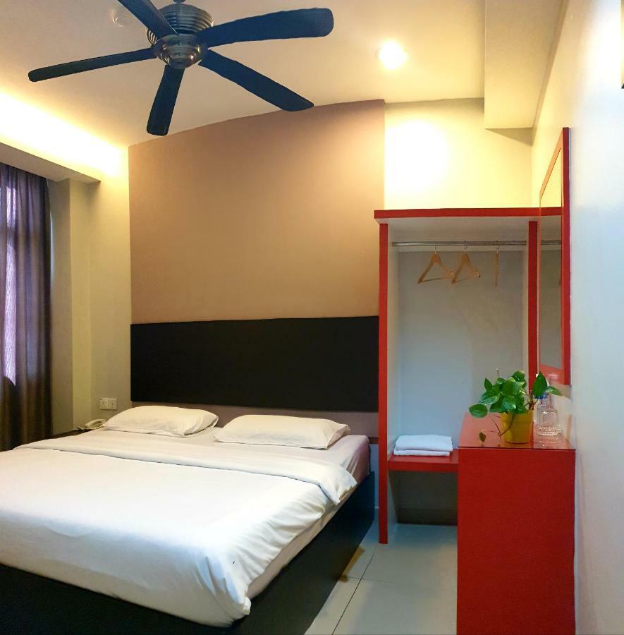 Golden Court Hotel - Tun Abdul Razak Johor Bahru Bagian luar foto