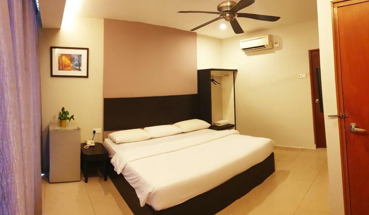 Golden Court Hotel - Tun Abdul Razak Johor Bahru Bagian luar foto