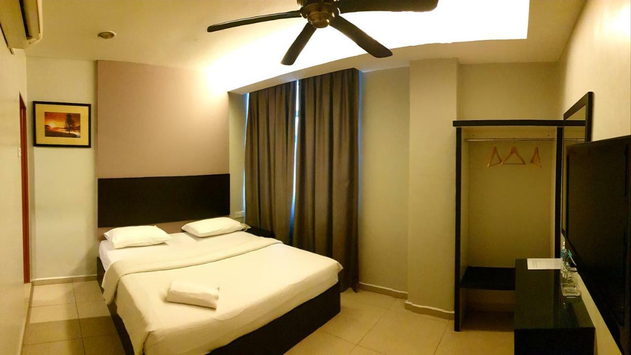 Golden Court Hotel - Tun Abdul Razak Johor Bahru Bagian luar foto